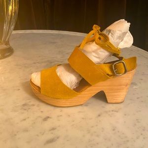 Free People Suede open toed clogs